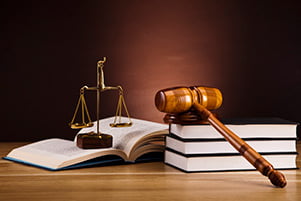 ലോ അക്കാദമിയിൽ LLB പഠിക്കാം:ഇപ്പോൾ അപേക്ഷിക്കുക*